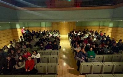 Reunión con los voluntarios de la XLI Carrera Urbana Internacional Noche de San Antón en el Teatro Darymelia