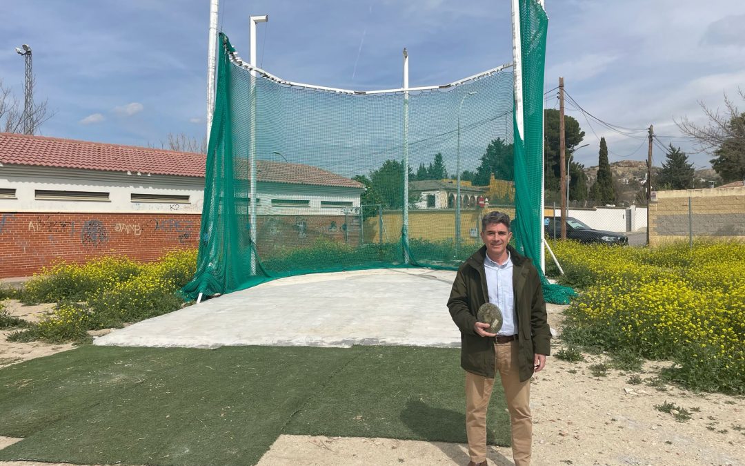 El Ayuntamiento acondiciona la instalación municipal de lanzamientos del Puente Tablas, lugar habitual de entrenamientos de especialistas de Jaén como Alberto González