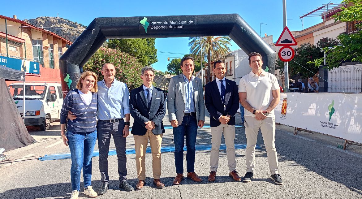 Gran éxito de la XXXV Carrera Escolar La Gloria celebrada a beneficio de la Asociación Provincial de Autismo Jaén «Juan Martos Pérez», que ha contado con más de 1.300 participantes
