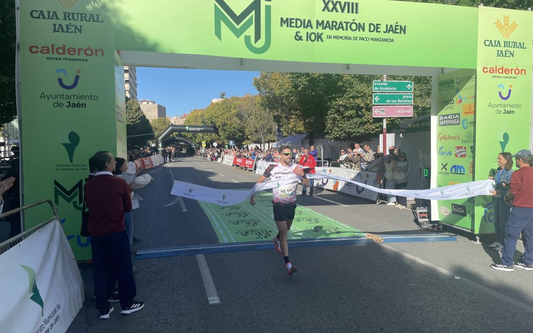 Manuel Jesús Viedma y Marta Martín se imponen en una Media Maratón “Ciudad de Jaén” en memoria de Paco Manzaneda que ha resultado un “éxito rotundo de participación y de organización”