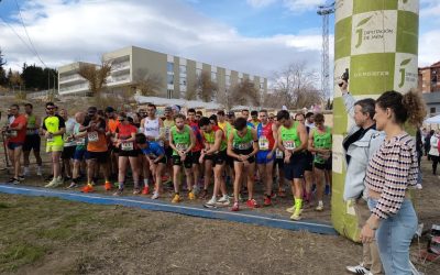 Cynthia Ramírez, que además se adjudica el Circuito Provincial, y Andrés Estepa ganan el XXVIII Cross Popular “Ciudad de Jaén”, que ha reunido a más de 400 deportistas